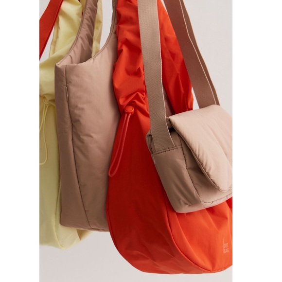 EUC Free People GOT Cloud Crossbody Bag Beige Sandbar - Picture 7 of 16